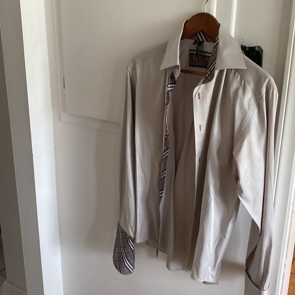 Shirt and cufflinks (not included). - Picture 5 of 5